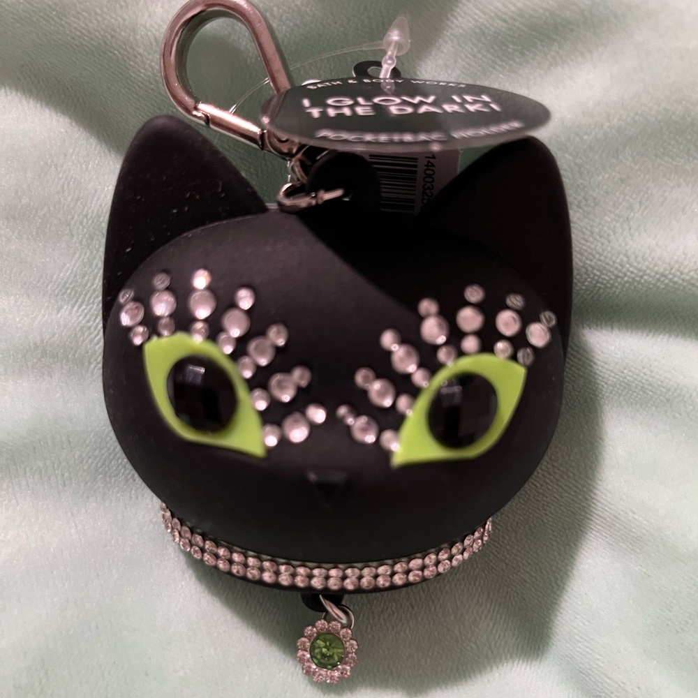 Bath & Body Works Glow In The Dark Halloween Cat Pocketbac Hand Sanitizer Holder
